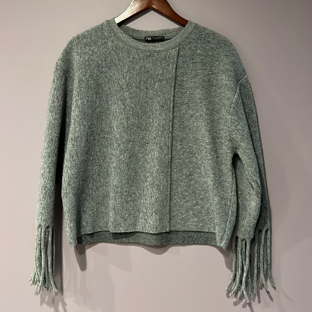 NWT ZARA Sweater with Fringe Small